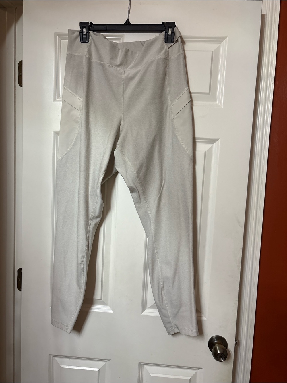 Old Navy Cream High-Waist Active Leggings